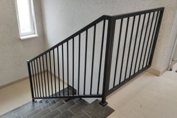 Balustrady całoszklane, stalowe, nierdzewne, aluminiowe, przeszklone